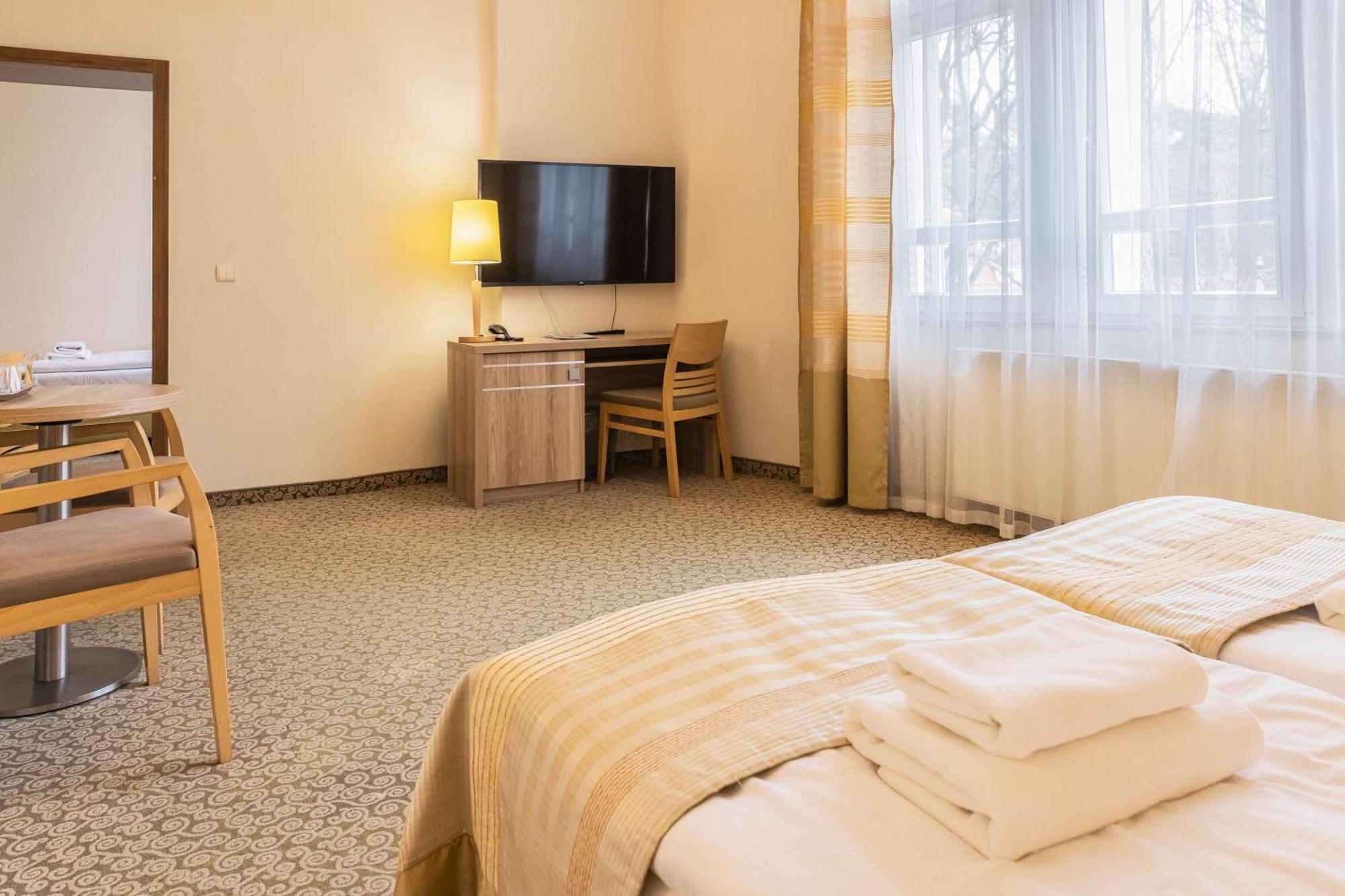 Hotel Cesarskie Ogrody Свиноуйсьце Экстерьер фото