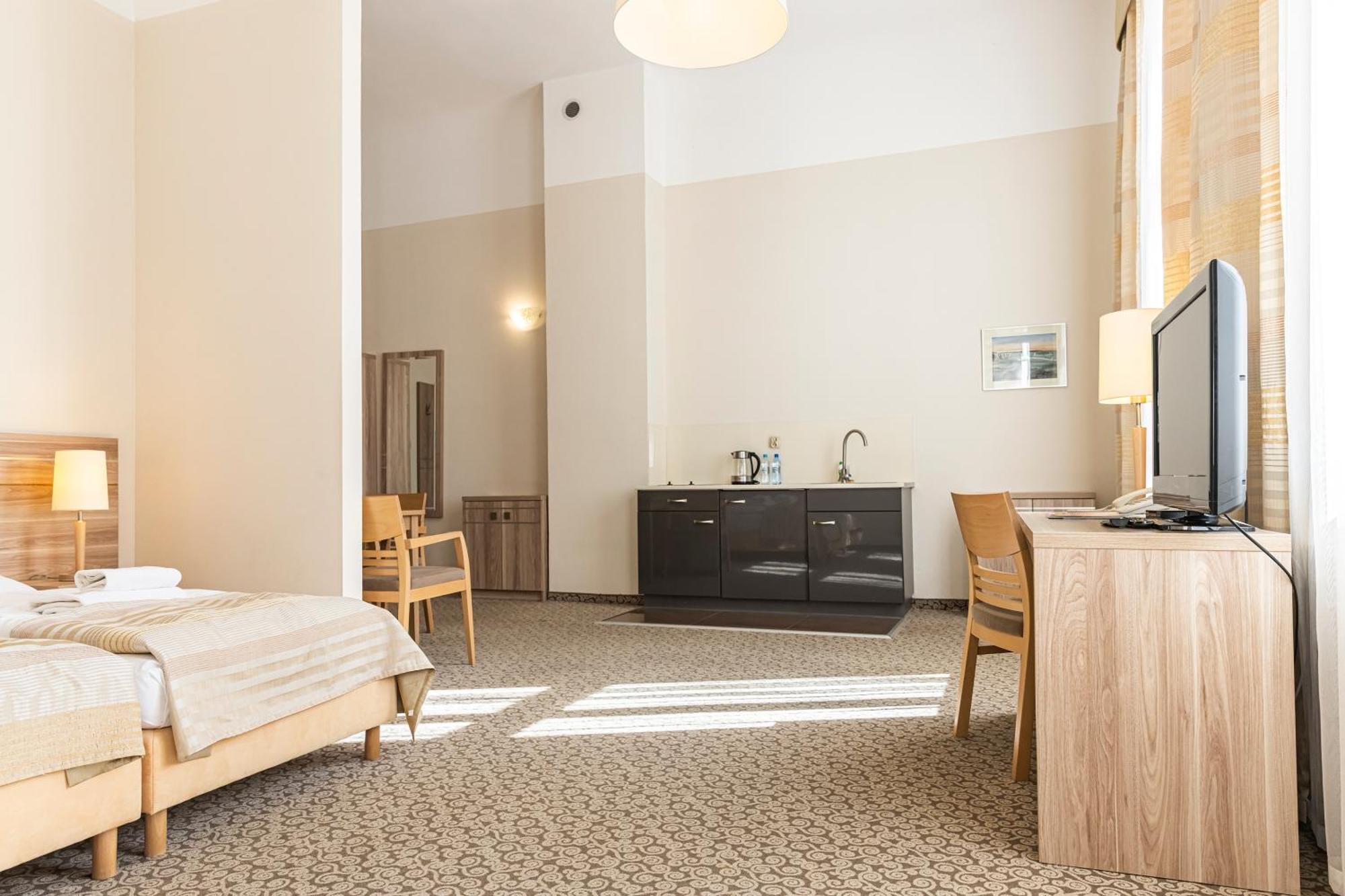 Hotel Cesarskie Ogrody Свиноуйсьце Экстерьер фото