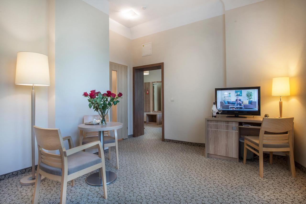 Hotel Cesarskie Ogrody Свиноуйсьце Экстерьер фото